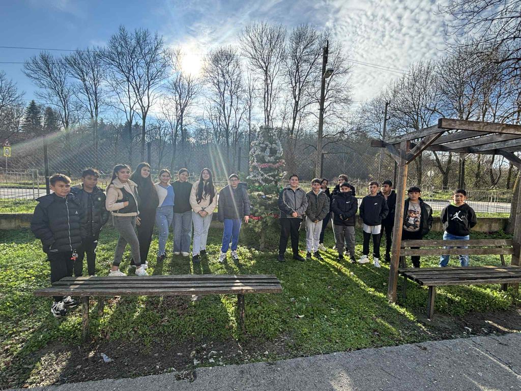 Празнично настроение в ОУ „Паисий Хилендарски“! - ОУ Паисий Хилендарски - Горен Чифлик